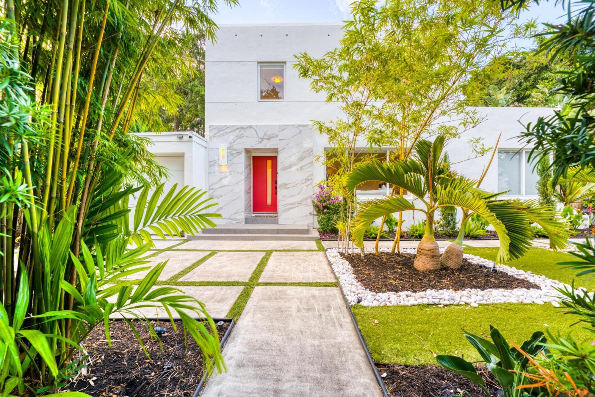 Stunning Historic With Jacuzzi Heated Pool And Style Backyard * Miami