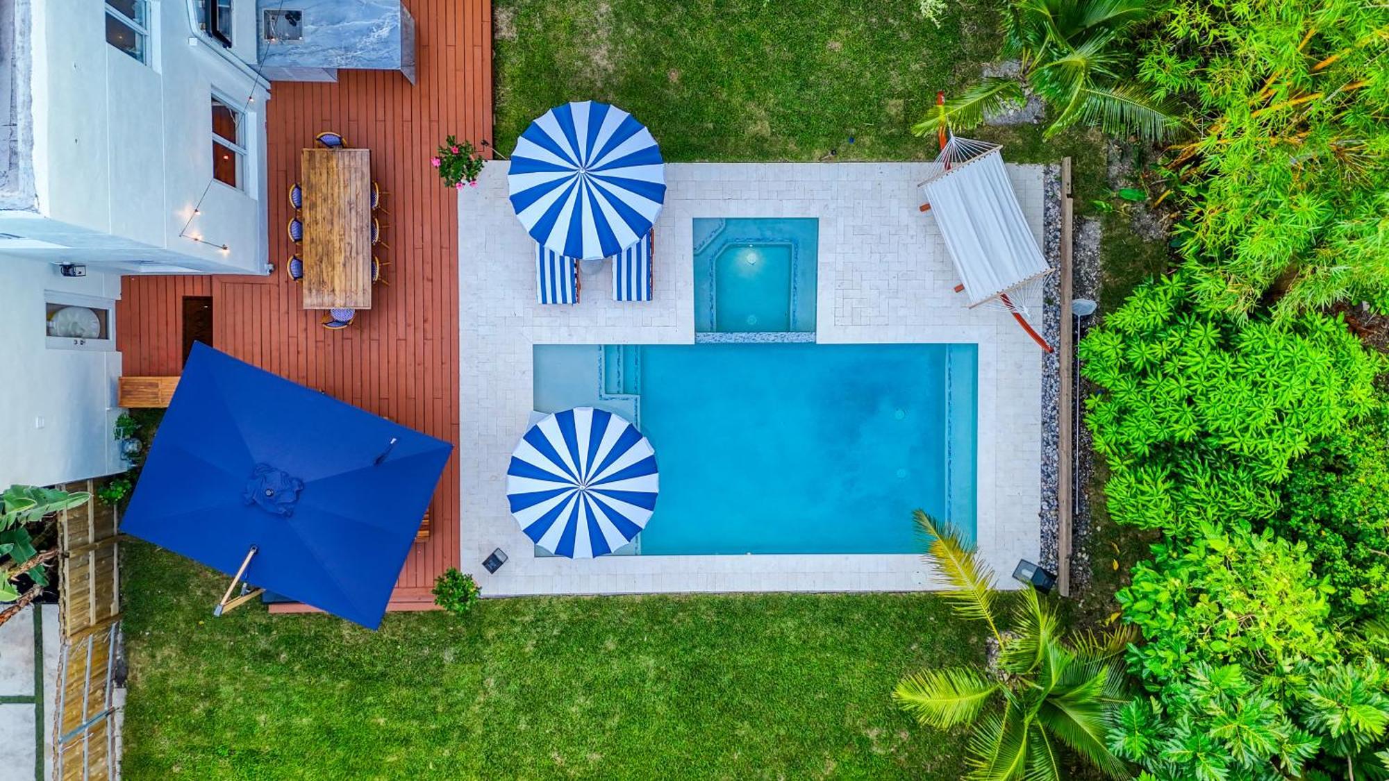 Villa Stunning Historic With Jacuzzi Heated Pool And Style Backyard *