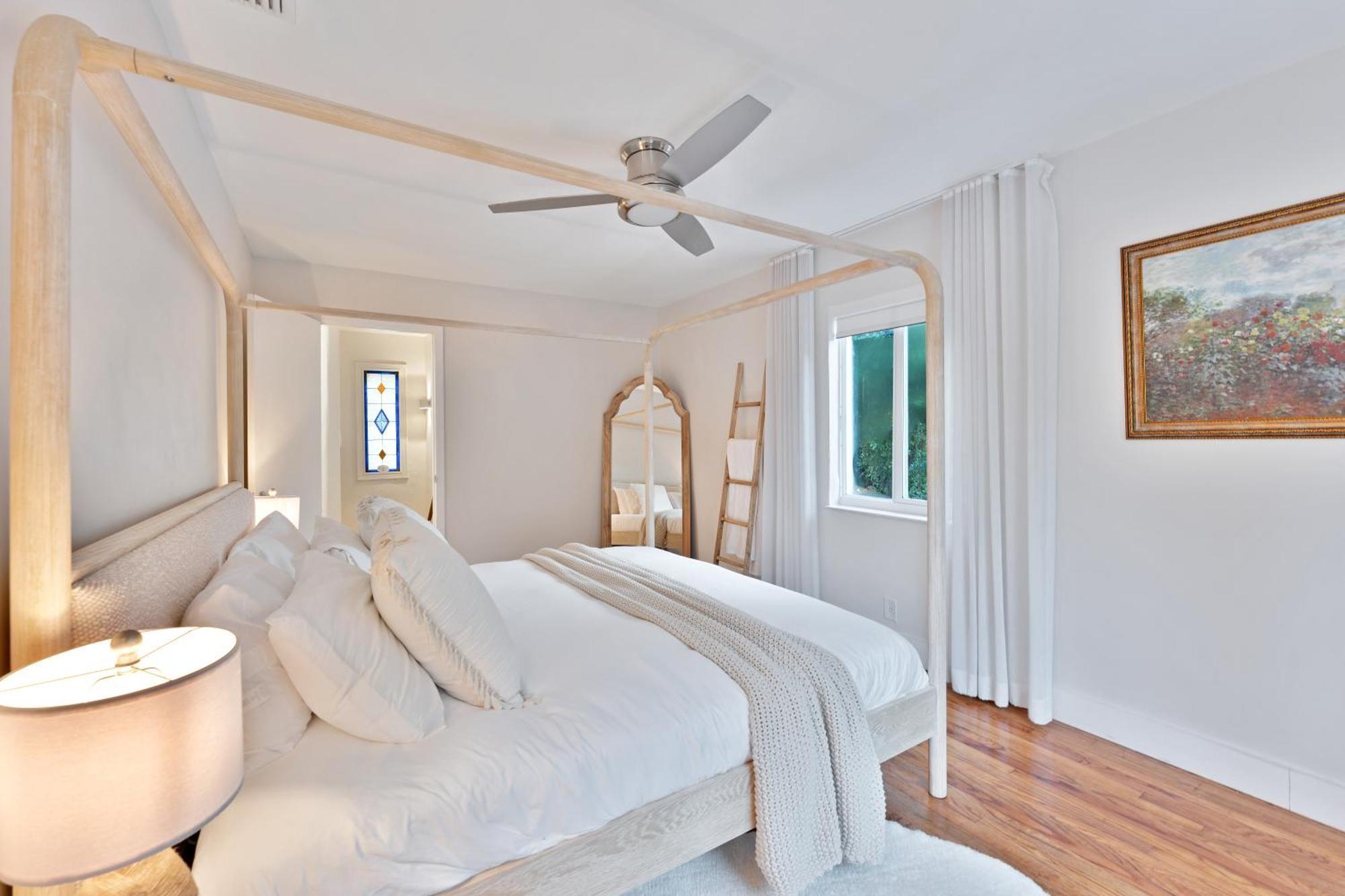 Villa Stunning Historic With Jacuzzi Heated Pool And Style Backyard