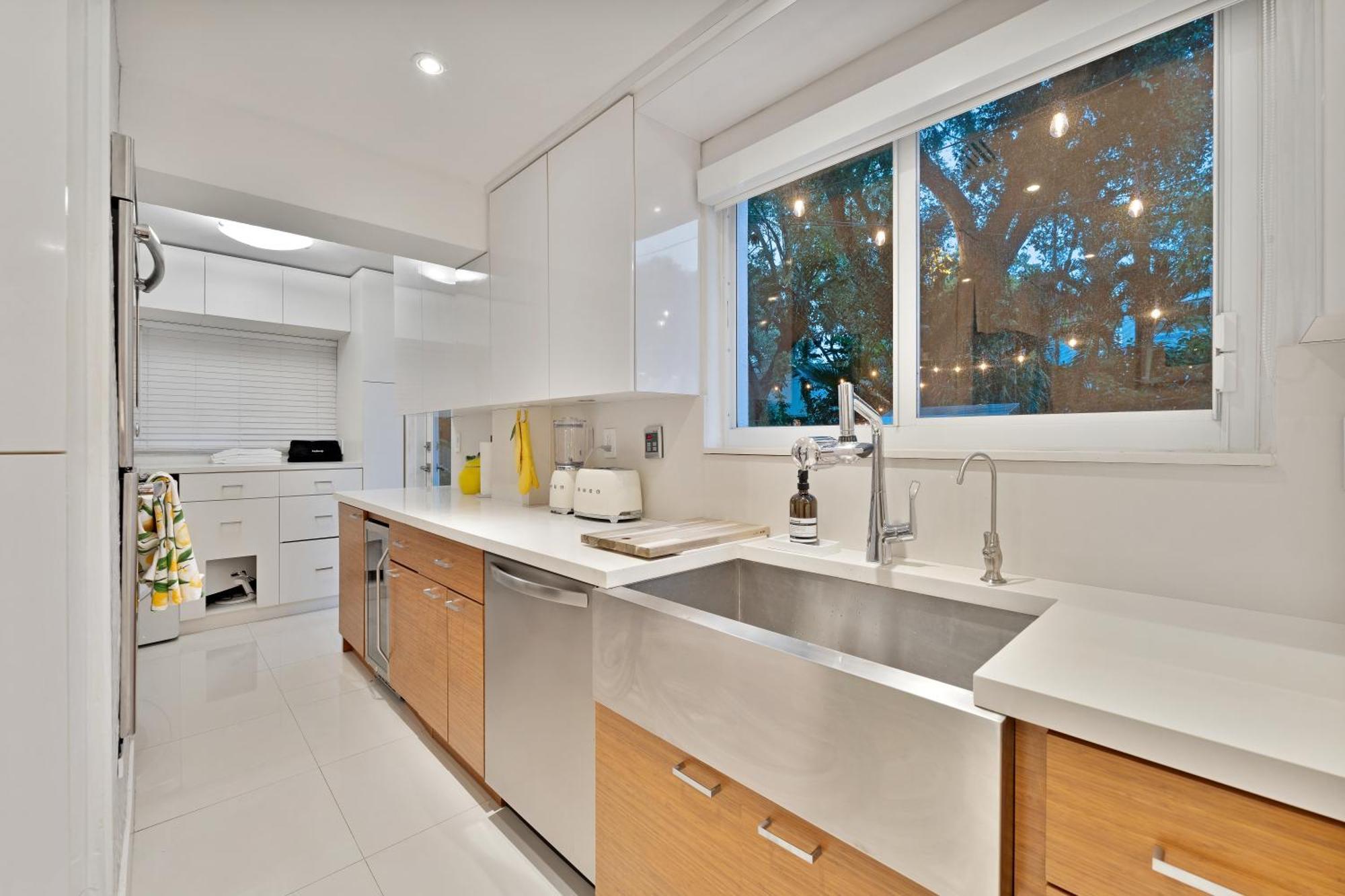 Villa Stunning Historic With Jacuzzi Heated Pool And Style Backyard *