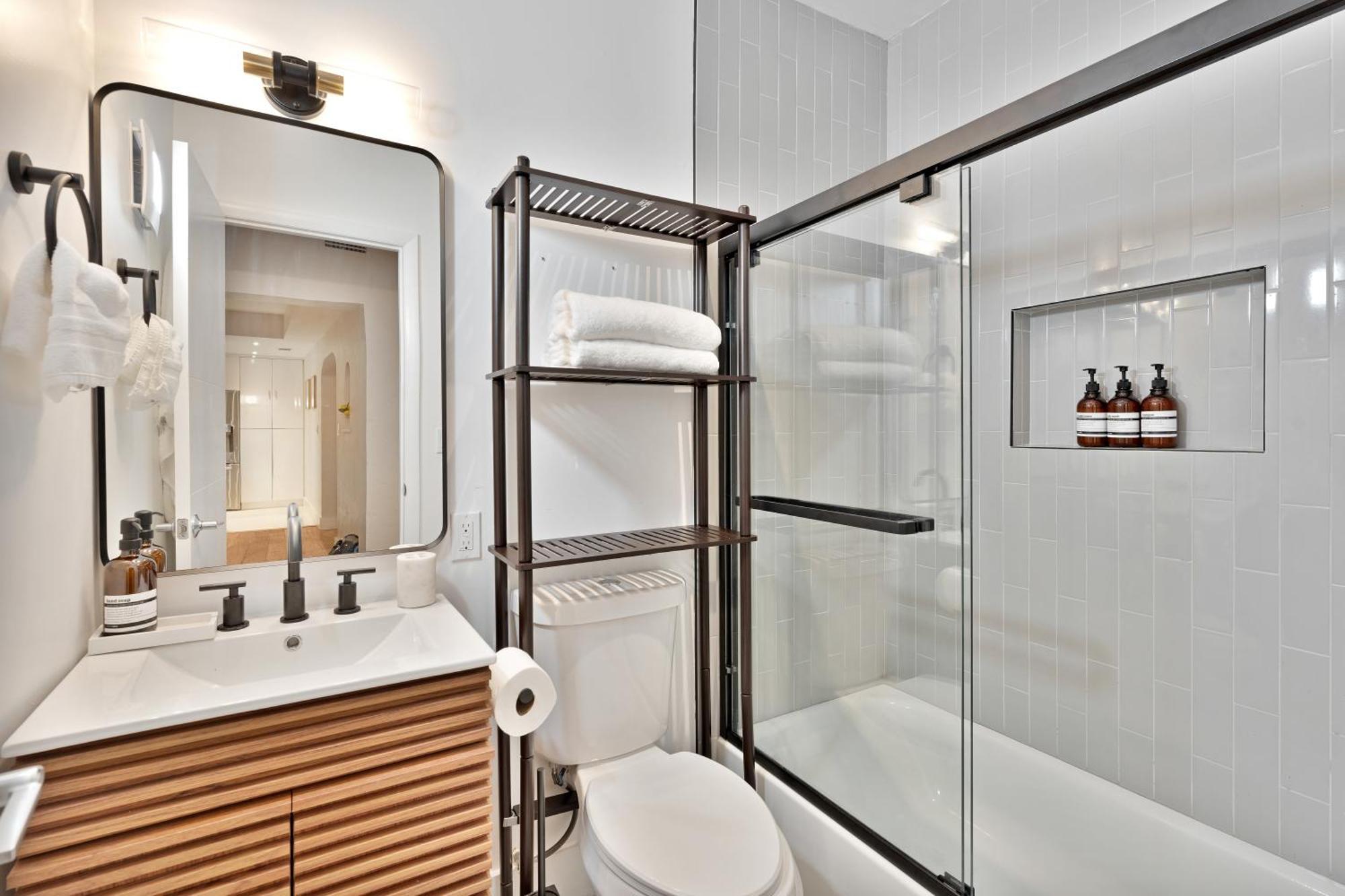 Villa Stunning Historic With Jacuzzi Heated Pool And Style Backyard