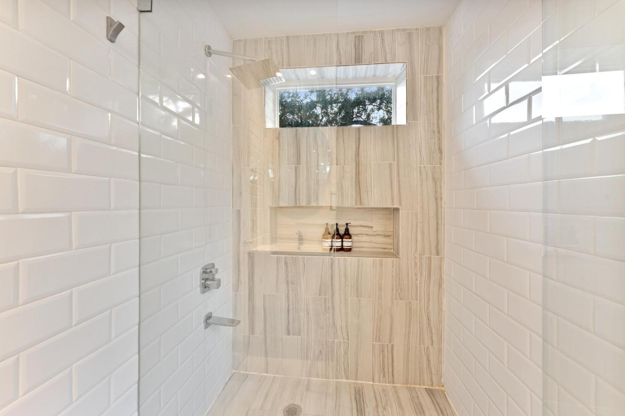 Villa Stunning Historic With Jacuzzi Heated Pool And Style Backyard Miami