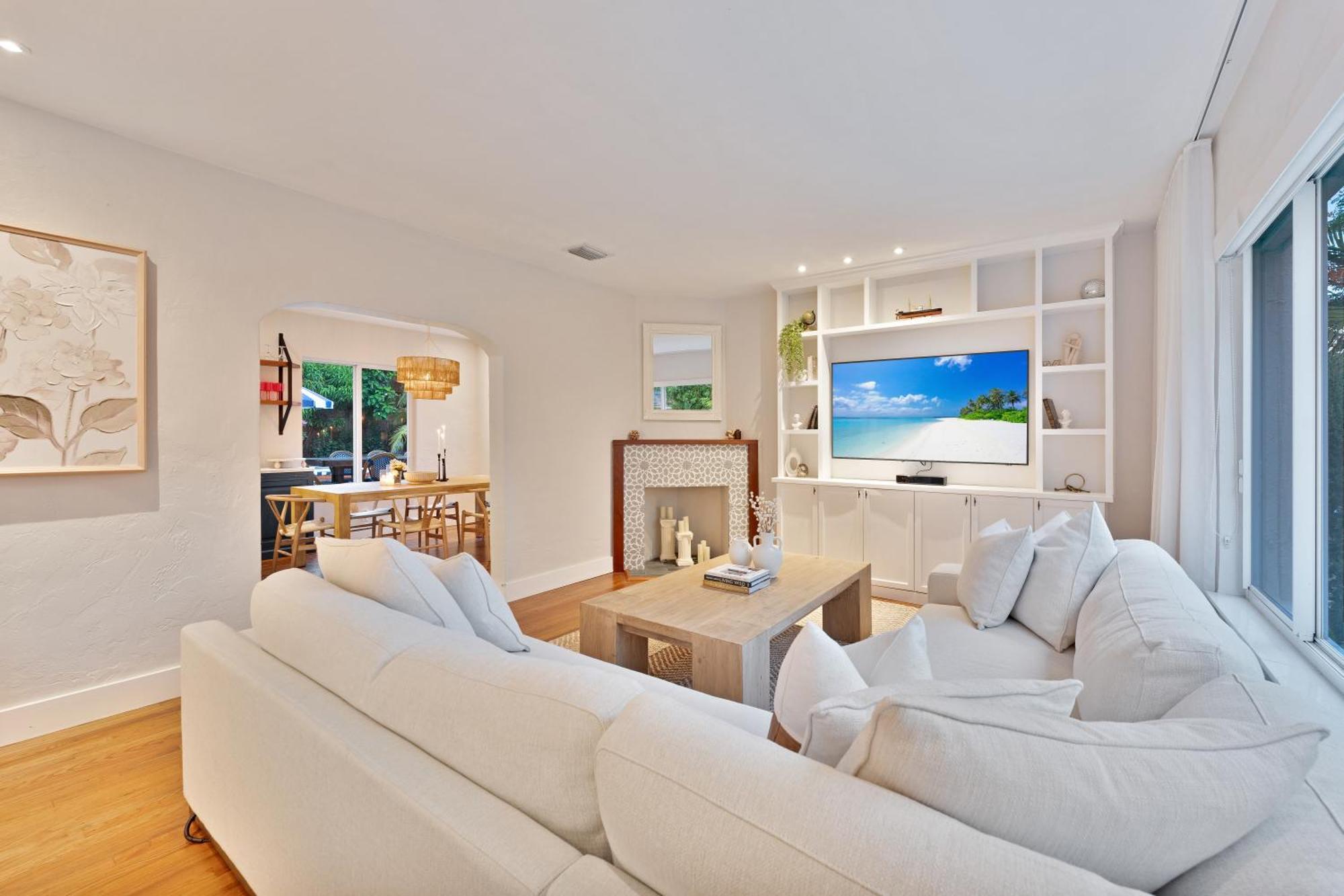 Stunning Historic With Jacuzzi Heated Pool And Style Backyard Miami