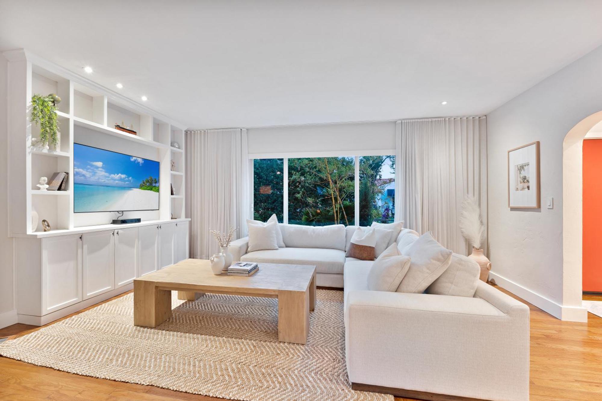 Stunning Historic With Jacuzzi Heated Pool And Style Backyard